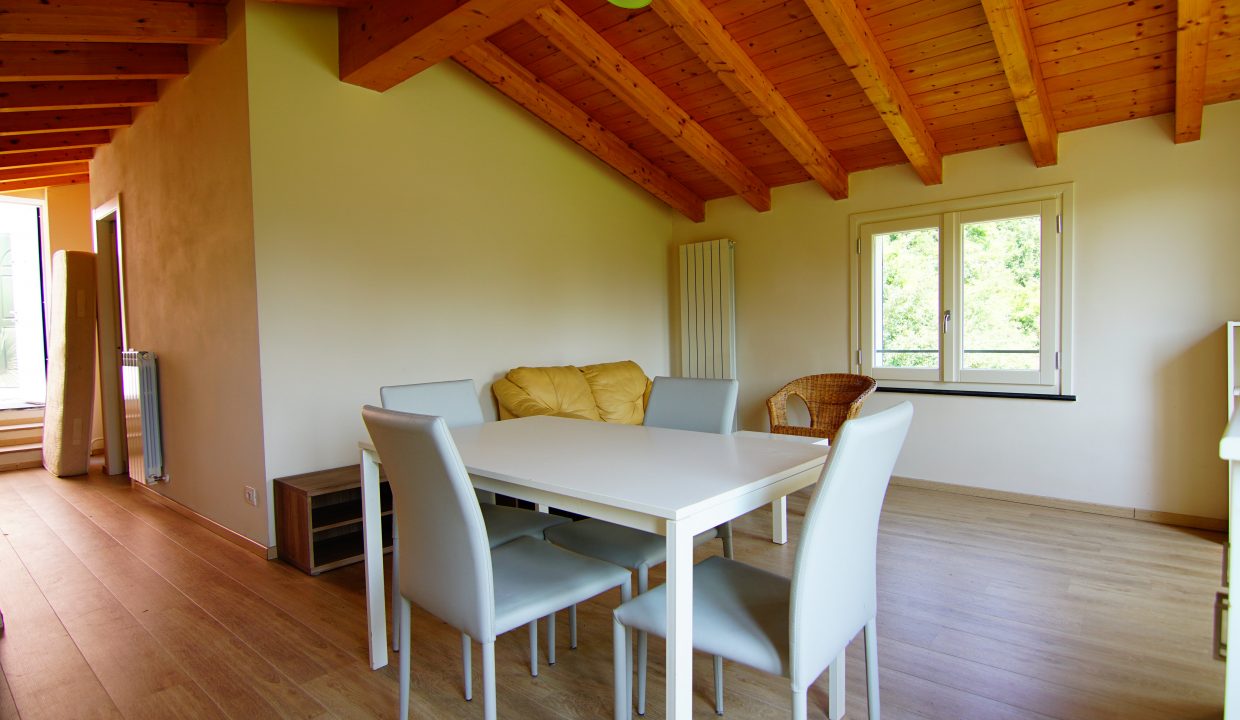 Appartamento Mansarda Palazzina verde secondo piano (2)