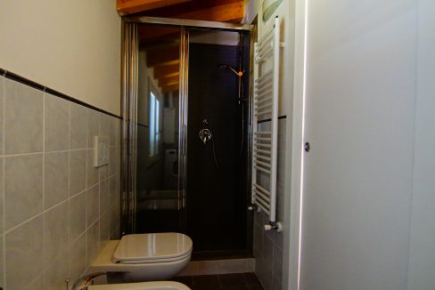 Appartamento Mansarda Palazzina verde secondo piano (23)